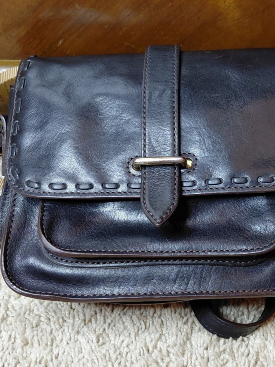 Dooney & Bourke Handbags - Dooney & Bourke Florentine Crossbody Bag